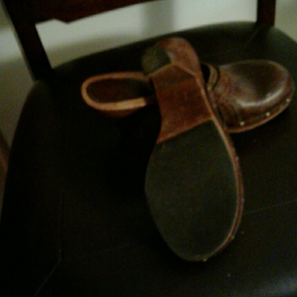 Shoes - Picture 3 of 4